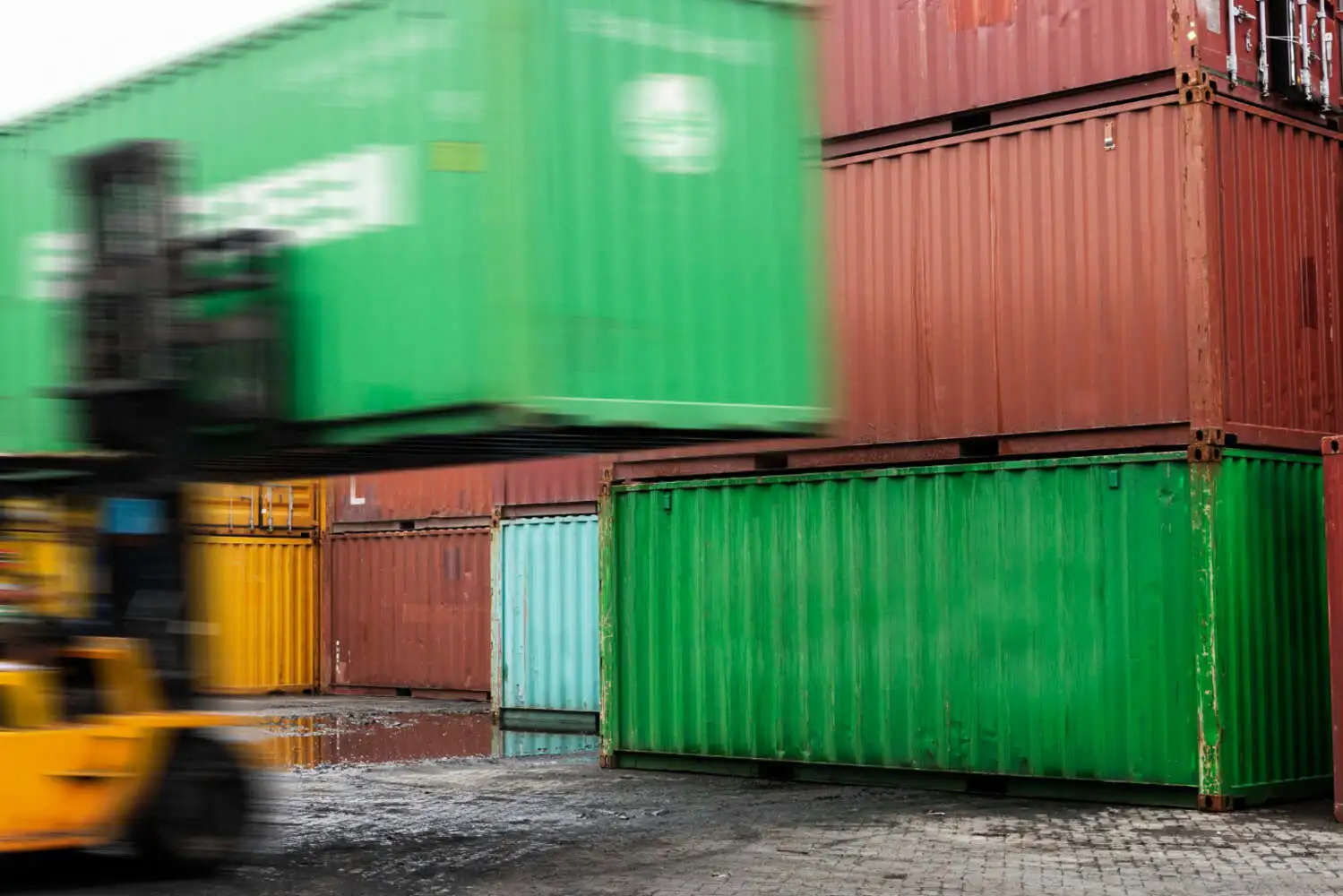 Comparing Rental vs Buying Containers