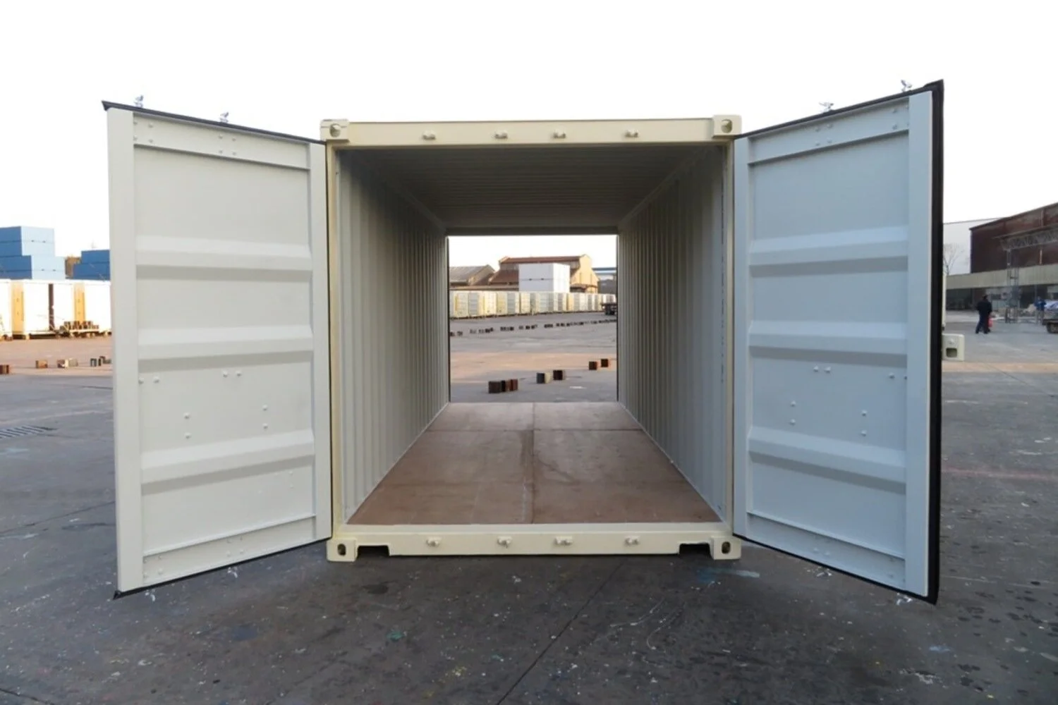 Double Door (Tunnel) Containers Explained: Ideal Applications, Sizes, and Buying Tips
